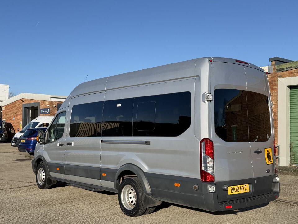 Ford Transit image 4